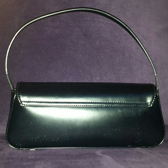 Guess Purse! Make an offer!! - Picture 2 of 3